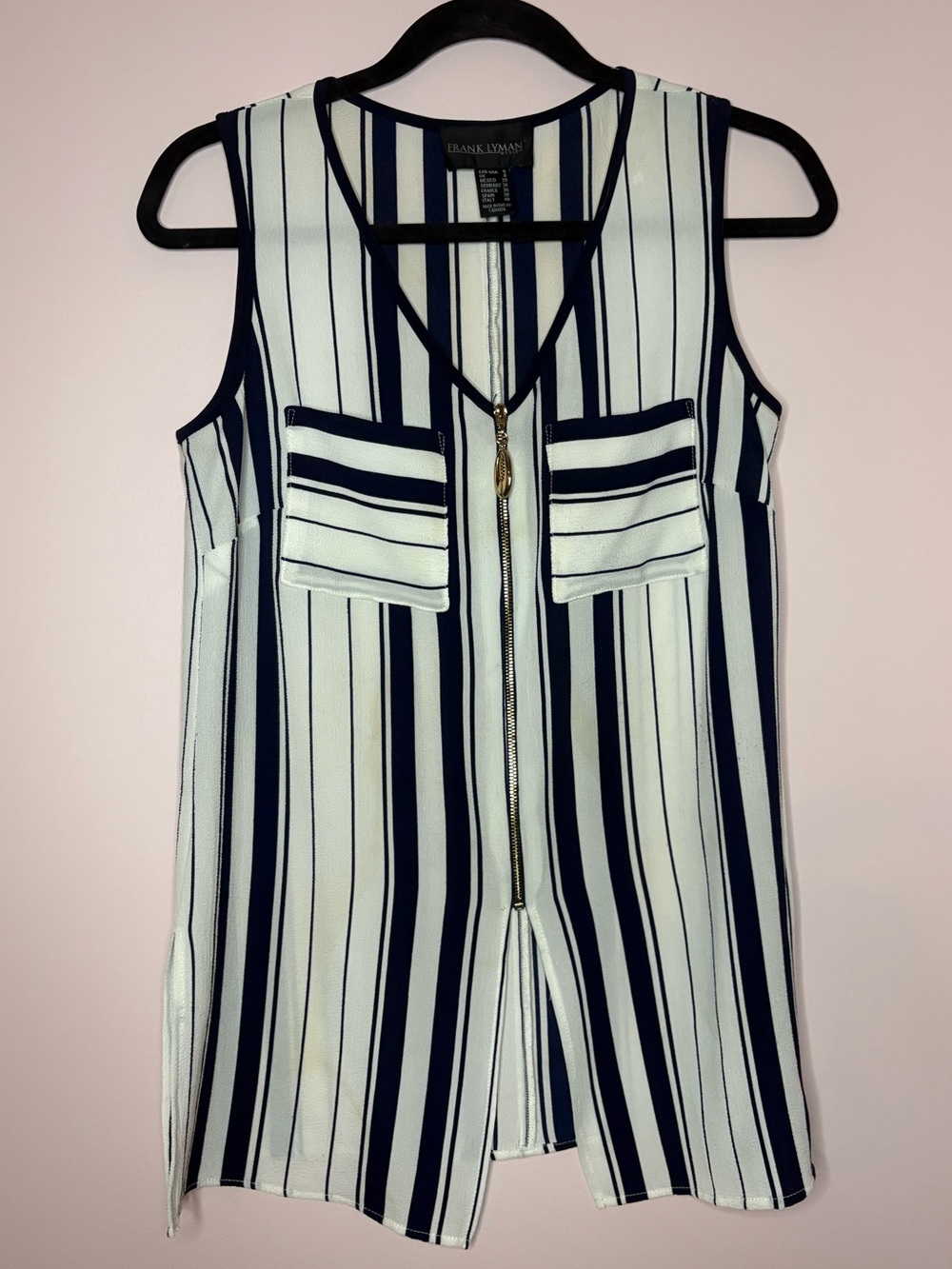 Lightweight sleeveless top